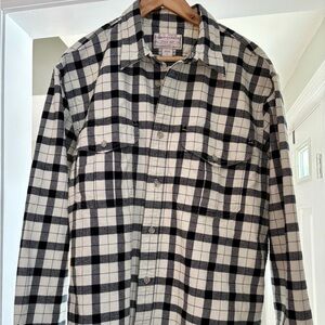 Filson Alaskan Guide Button Down Shirt- Men’s Large NWOT